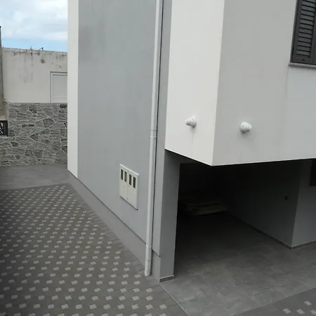 City1 * ماكارسكا