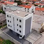 City1 Διαμέρισμα *